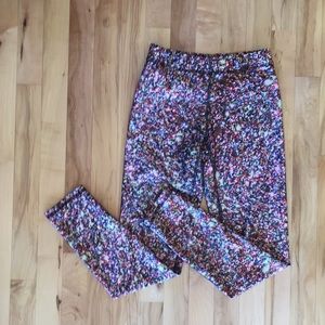 Confetti Glitter Capri Performance Leggings